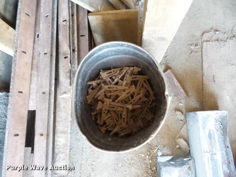 image for item AX9068 Concrete forms and fillers