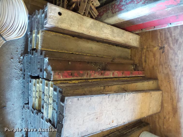 image for item AX9068 Concrete forms and fillers