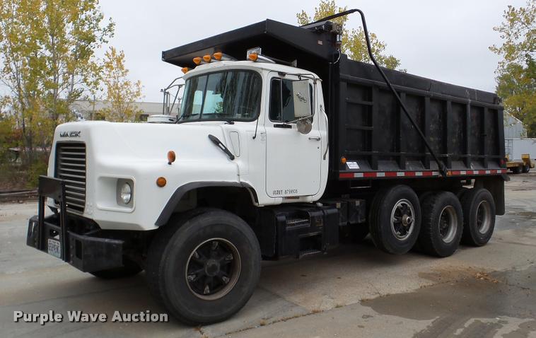 image for item DA2921 1999 Mack DM690S dump truck