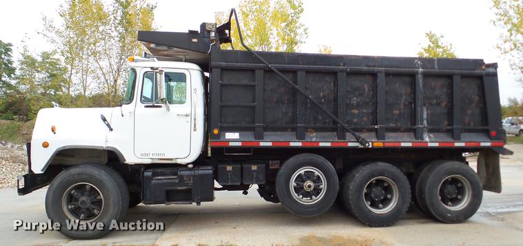 image for item DA2921 1999 Mack DM690S dump truck