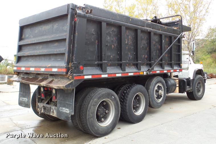 image for item DA2921 1999 Mack DM690S dump truck