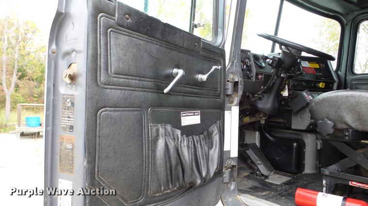 image for item DA2921 1999 Mack DM690S dump truck