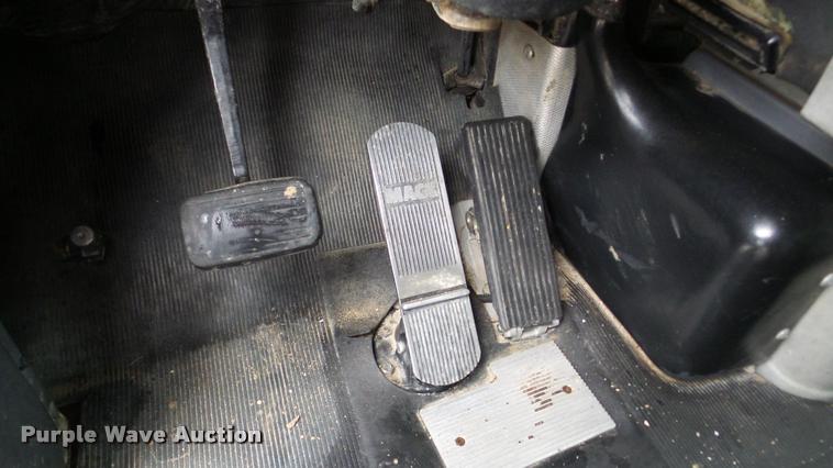 image for item DA2921 1999 Mack DM690S dump truck