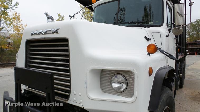 image for item DA2921 1999 Mack DM690S dump truck