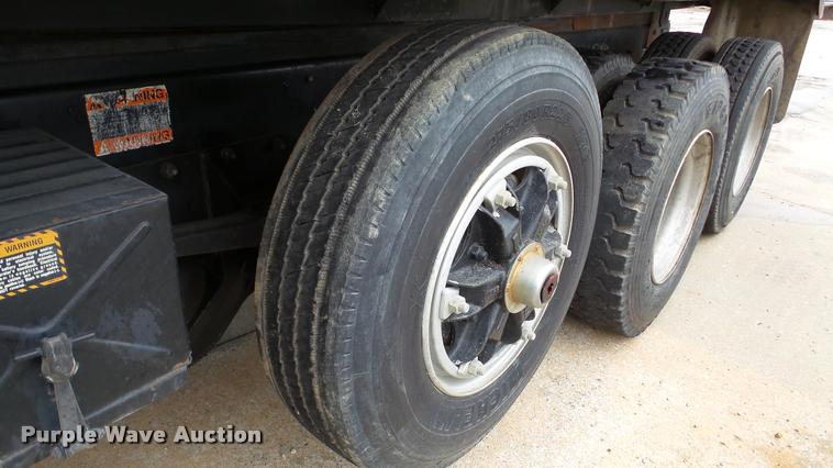 image for item DA2921 1999 Mack DM690S dump truck