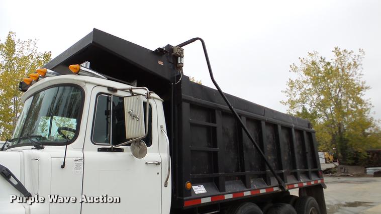 image for item DA2921 1999 Mack DM690S dump truck