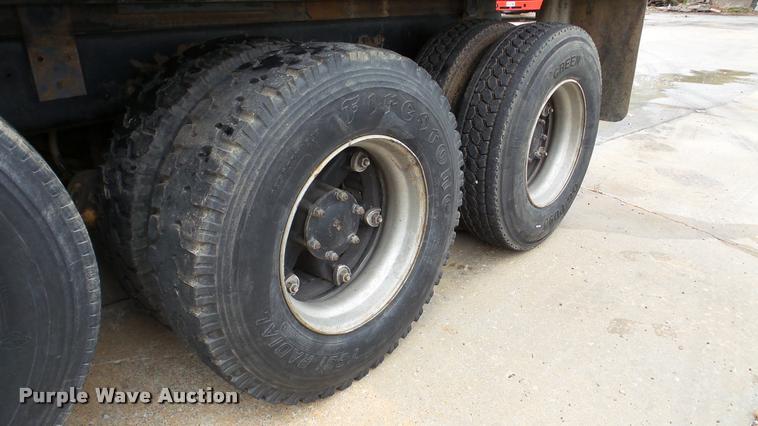 image for item DA2921 1999 Mack DM690S dump truck