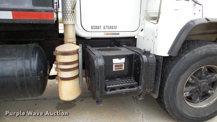 image for item DA2921 1999 Mack DM690S dump truck