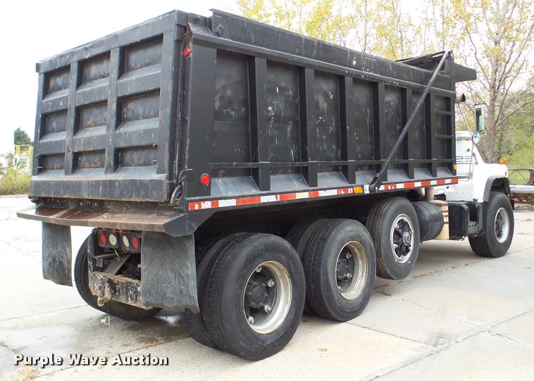 image for item DA2922 1999 Mack DM690S dump truck