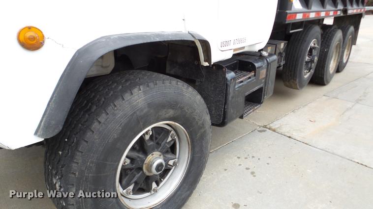 image for item DA2922 1999 Mack DM690S dump truck