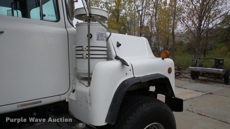 image for item DA2922 1999 Mack DM690S dump truck