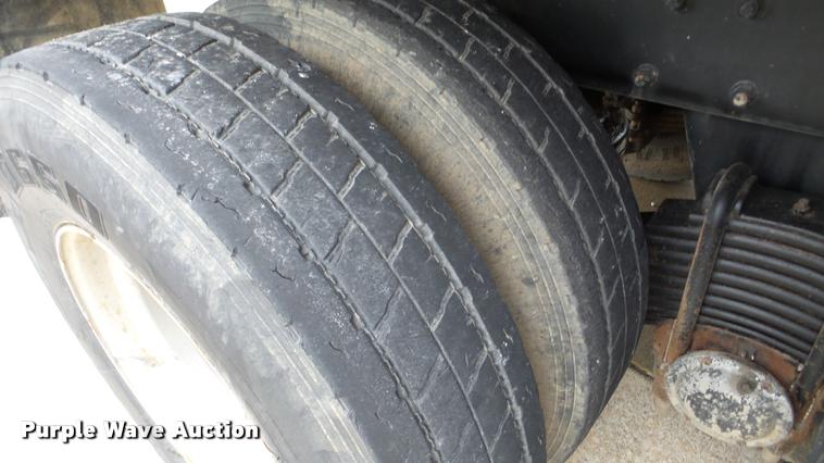 image for item DA2922 1999 Mack DM690S dump truck