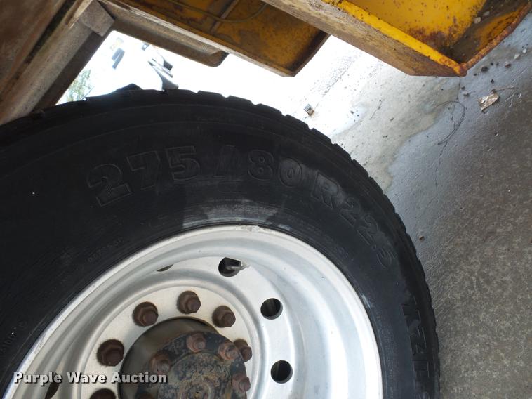 image for item DA2923 1998 Volvo VN semi truck