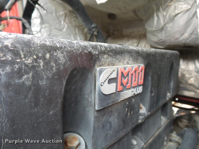 image for item DA2923 1998 Volvo VN semi truck