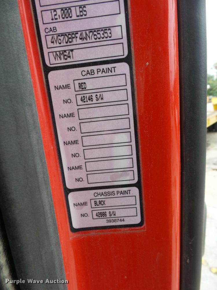 image for item DA2923 1998 Volvo VN semi truck