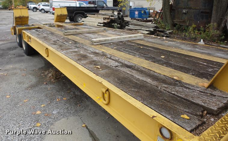 image for item DA2924 1971 Hyster C25TH equipment trailer