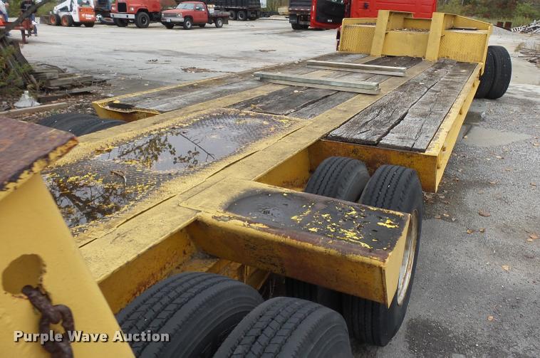 image for item DA2924 1971 Hyster C25TH equipment trailer