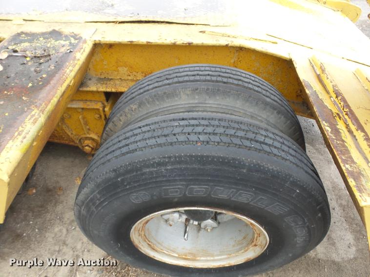 image for item DA2924 1971 Hyster C25TH equipment trailer