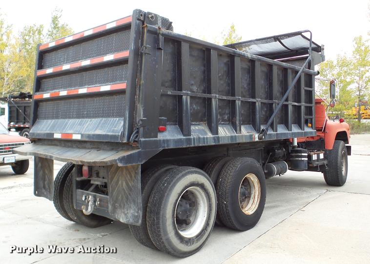 image for item DA2926 1984 Mack DM685S dump truck