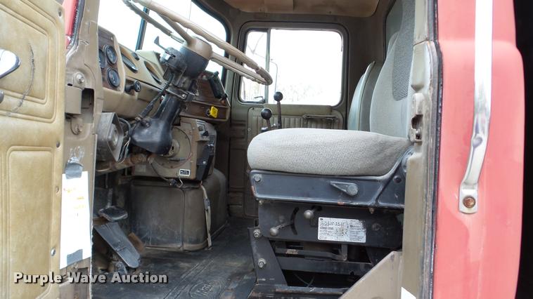 image for item DA2926 1984 Mack DM685S dump truck
