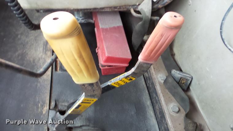 image for item DA2926 1984 Mack DM685S dump truck