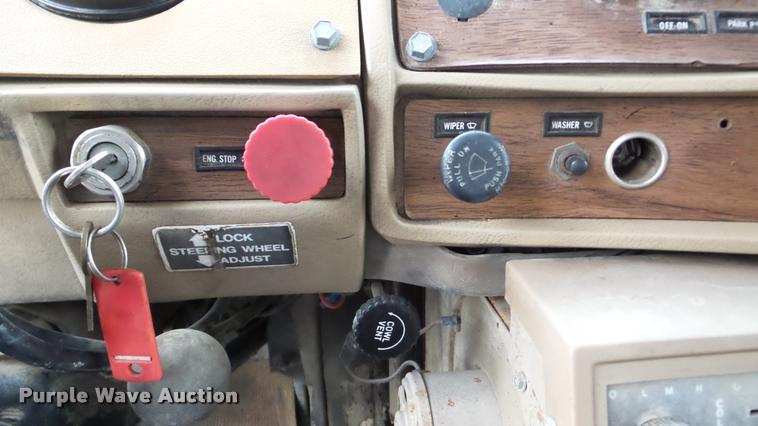 image for item DA2926 1984 Mack DM685S dump truck