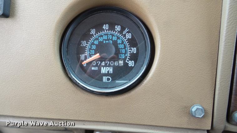 image for item DA2926 1984 Mack DM685S dump truck