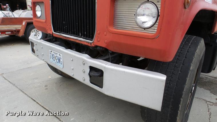 image for item DA2926 1984 Mack DM685S dump truck