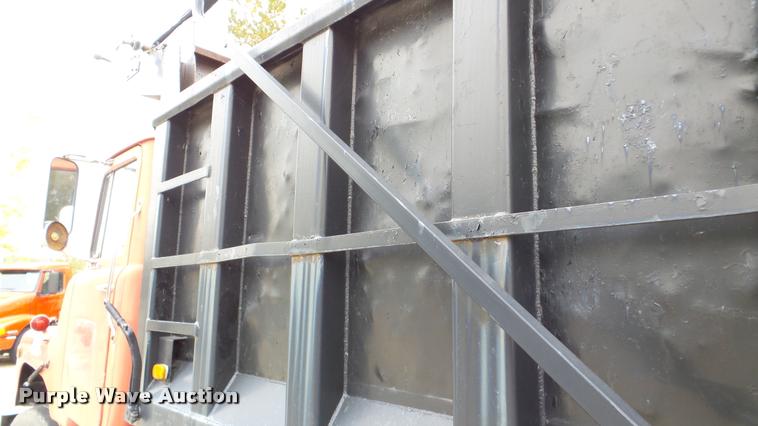 image for item DA2926 1984 Mack DM685S dump truck