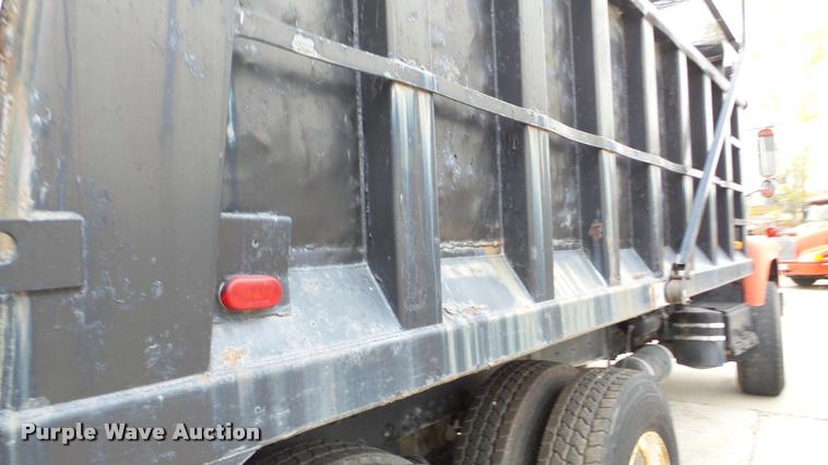 image for item DA2926 1984 Mack DM685S dump truck