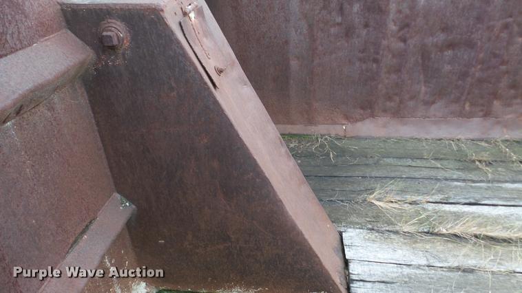 image for item DA2926 1984 Mack DM685S dump truck