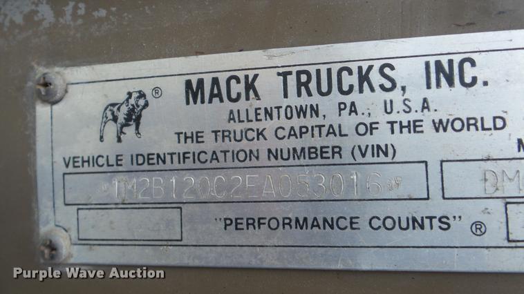 image for item DA2926 1984 Mack DM685S dump truck