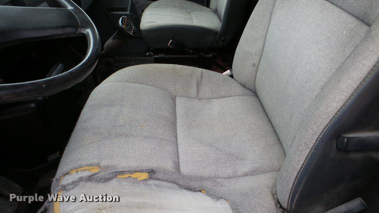 image for item DA2929 1992 International 4700 box truck