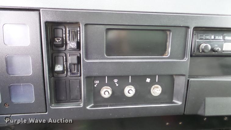 image for item DA2929 1992 International 4700 box truck