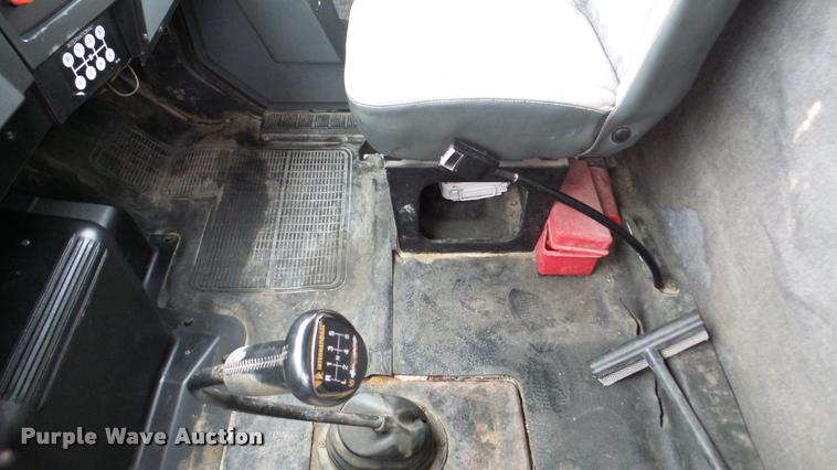 image for item DA2929 1992 International 4700 box truck