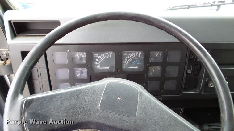 image for item DA2929 1992 International 4700 box truck