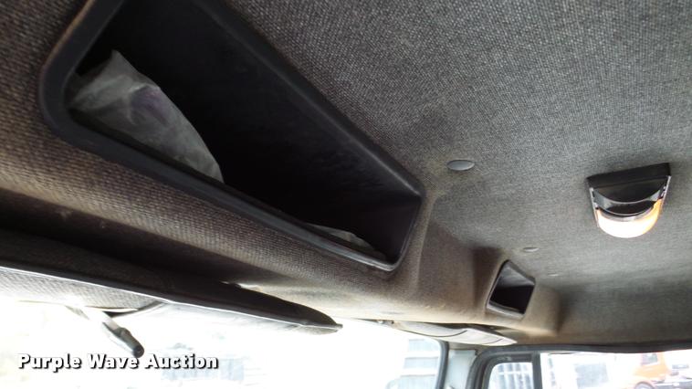 image for item DA2929 1992 International 4700 box truck