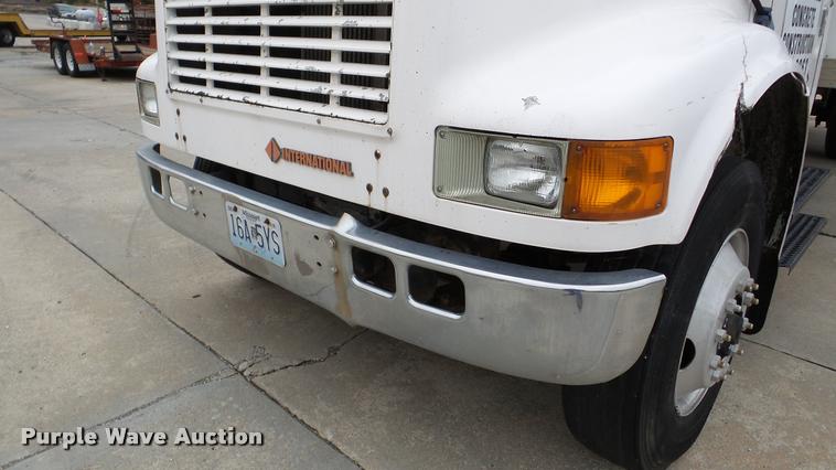 image for item DA2929 1992 International 4700 box truck