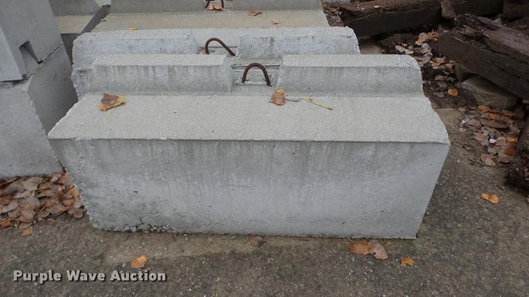 image for item DA2930 (20) wall blocks