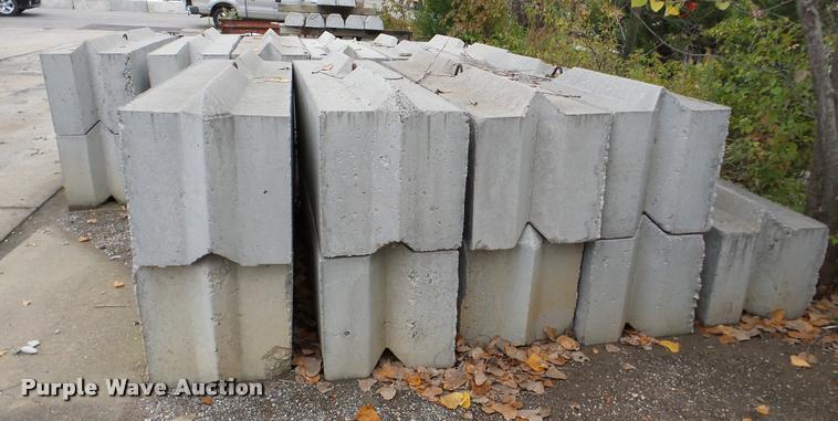 image for item DA2931 (22) wall blocks