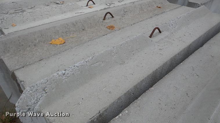 image for item DA2931 (22) wall blocks