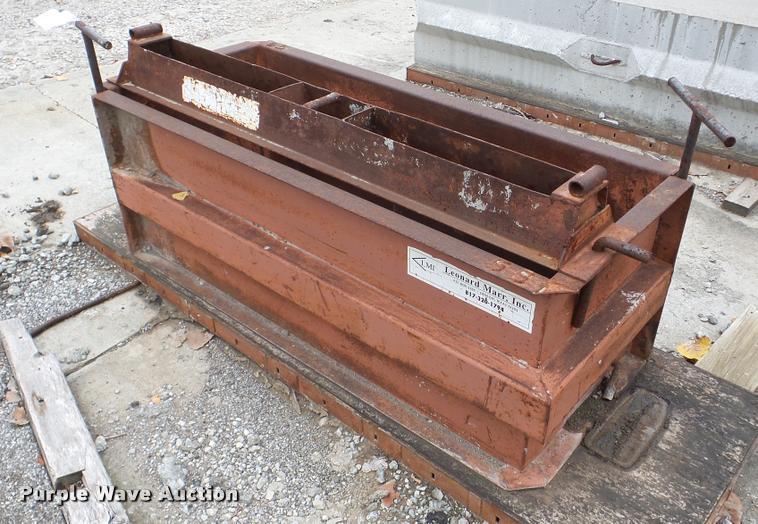 image for item DA2933 Wall block forms