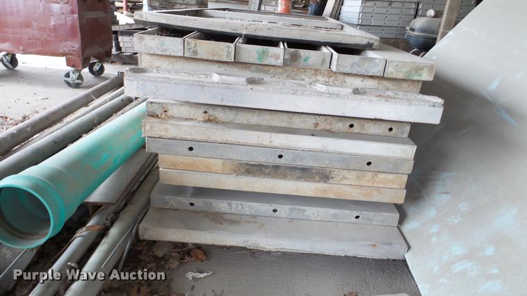 image for item DA2939 Concrete forms