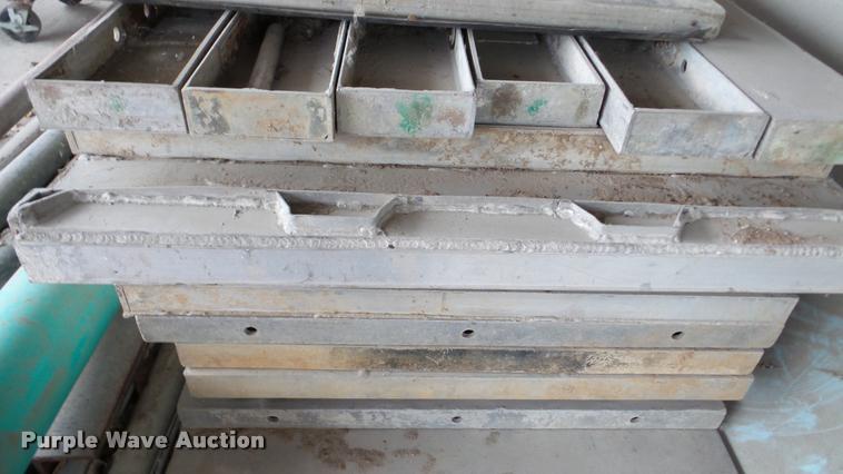 image for item DA2939 Concrete forms