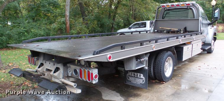 image for item DA8911 2009 GMC C5500 rollback truck