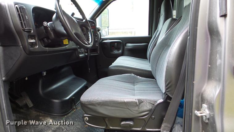 image for item DA8911 2009 GMC C5500 rollback truck