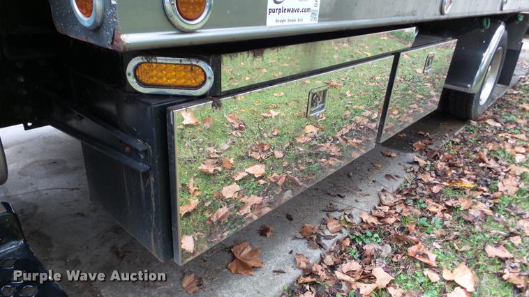 image for item DA8911 2009 GMC C5500 rollback truck