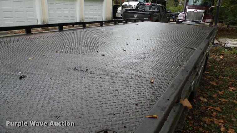 image for item DA8911 2009 GMC C5500 rollback truck