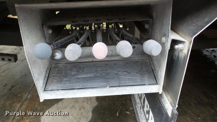 image for item DA8911 2009 GMC C5500 rollback truck