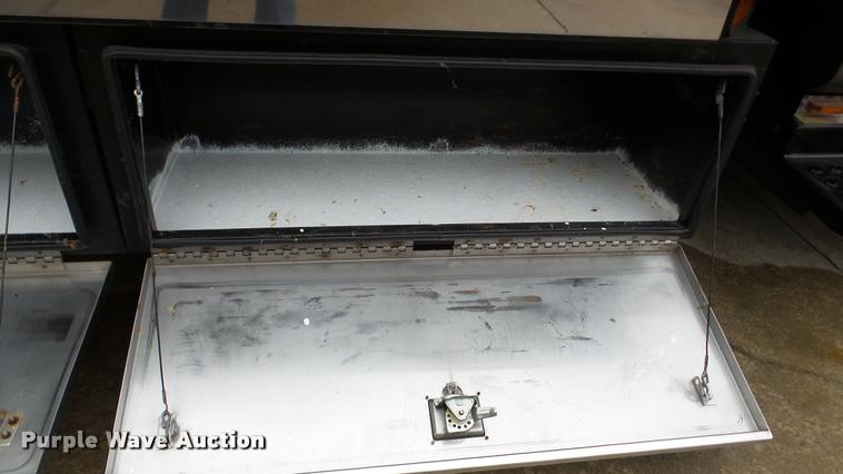 image for item DA8911 2009 GMC C5500 rollback truck